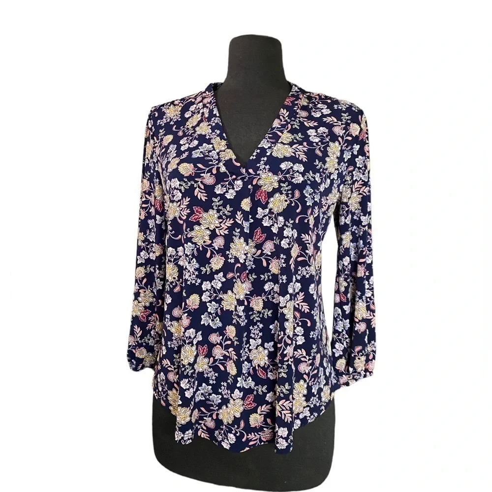 Floral V-Neck Long-Sleeve Top in Navy